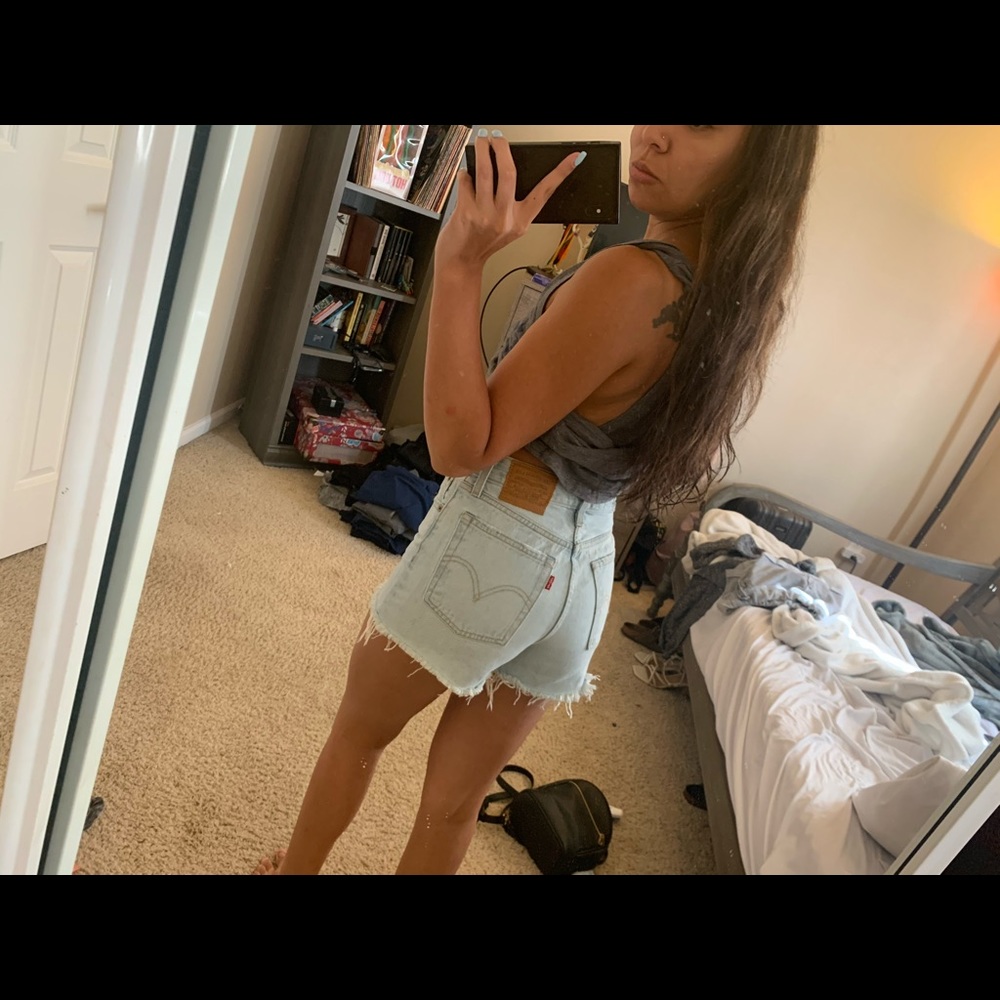 NWOT high waste Levi’s size 25